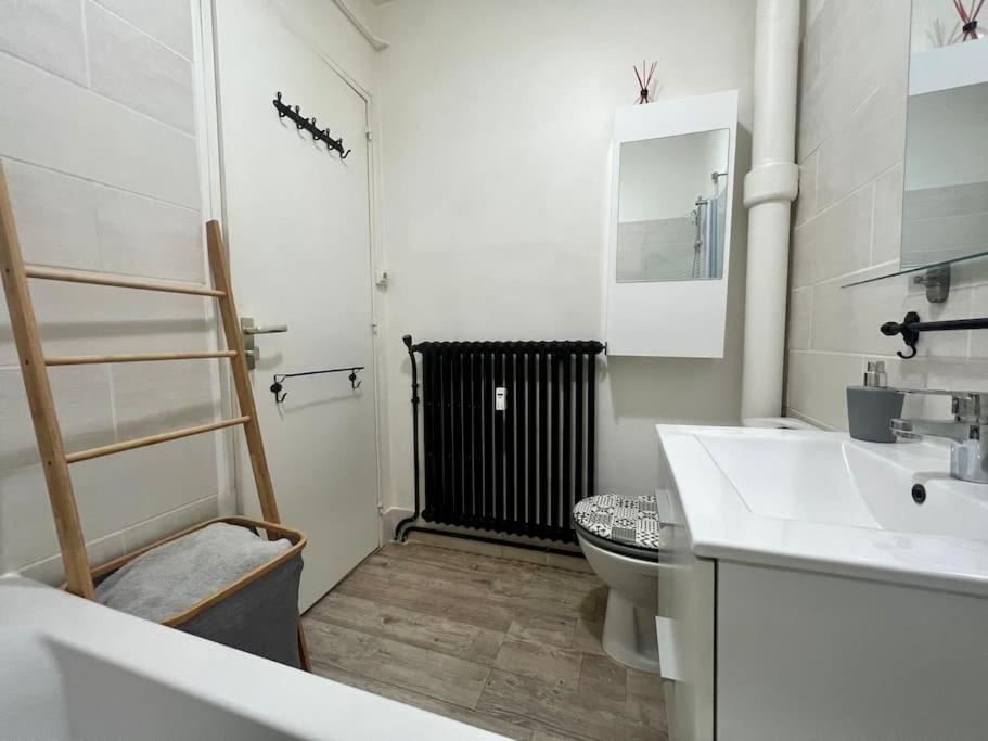 Ferienwohnung Le P'Tit Anatole - Joli T2 Avec Parking Poitiers Exterior foto